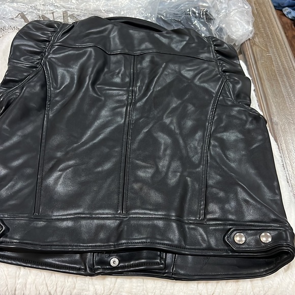 Blanknyc vest black leather size small & M brand new. Plz see photos - Picture 7 of 9